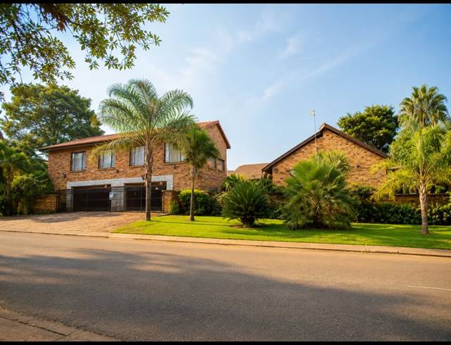 7 BEDROOM HOUSE FOR SALE IN HEUWELOORD